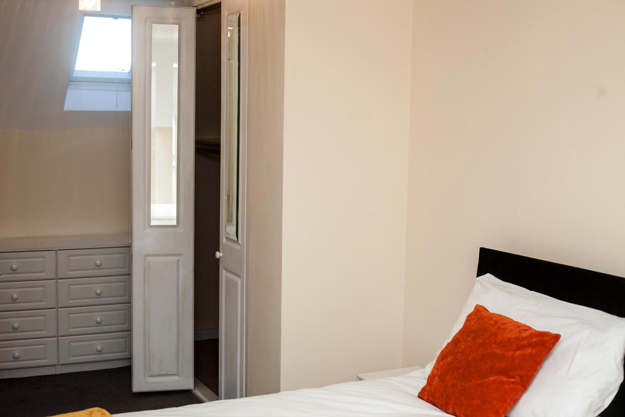 Avril Warwickshire Home Stay Nuneaton Exteriér fotografie